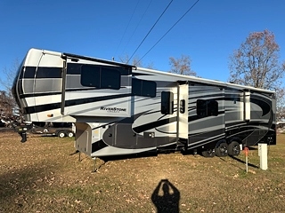 2023 FOREST RIVER RIVERSTONE LEGACY 5TH WHEEL FOR SALE